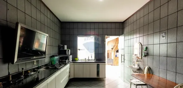 Sobrado com 4 Quartos à venda, 238m² no Parque 10 de Novembro, Manaus