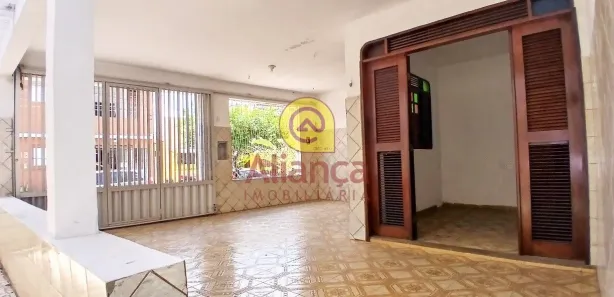 Casa com 3 Quartos para alugar, 173m² no Lagoa Nova, Natal