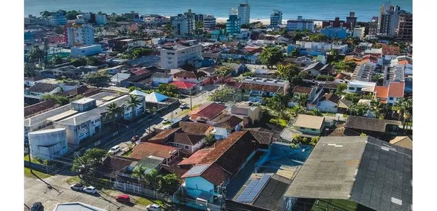 Sobrado com 3 Quartos à venda, 105m² no Centro, Matinhos