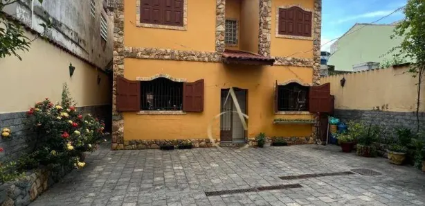 Casa de Condomínio com 4 Quartos para alugar, 267m² no Alvarez, Nova Iguaçu