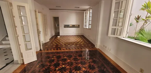 Imóvel Comercial com 6 Quartos para alugar, 402m² no Urca, Rio de Janeiro