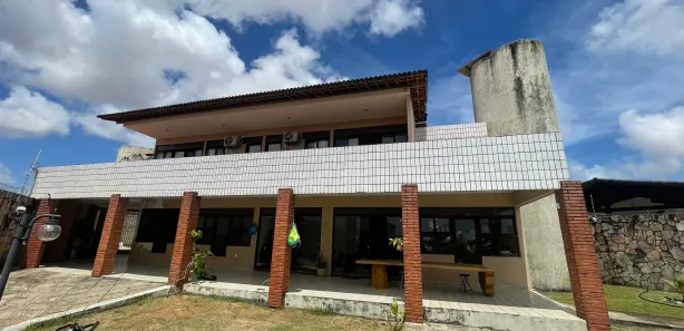 Sobrado com 5 Quartos à venda, 384m² no Candelária, Natal