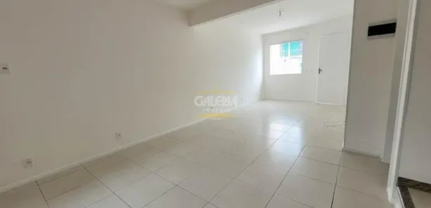 Sobrado com 3 Quartos para alugar, 100m² no Iririú, Joinville