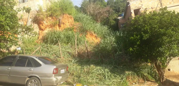 Lote/Terreno à venda, 1000m² no Jardim dos Comerciários (Venda Nova), Belo Horizonte