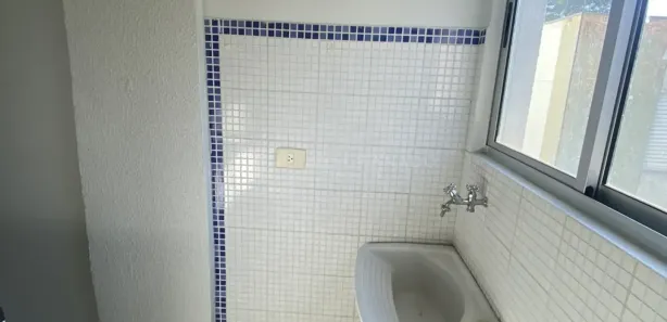 Kitnet com 1 Quarto para alugar, 21m² no Zona 07, Maringá