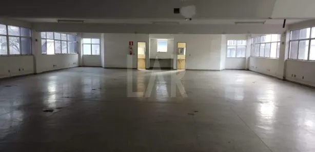 Sala Comercial para alugar, 550m² no Santa Efigênia, Belo Horizonte