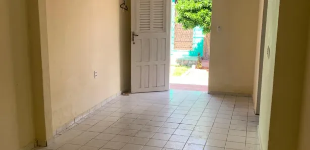 Casa com 2 Quartos para alugar, 70m² no Alecrim, Natal