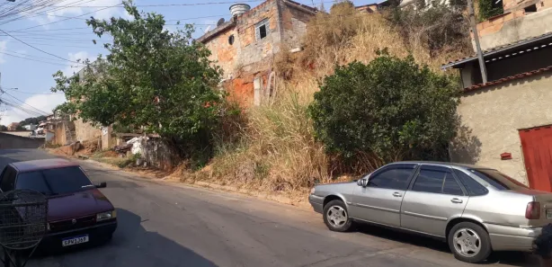 Lote/Terreno à venda, 500m² no Jardim dos Comerciários (Venda Nova), Belo Horizonte