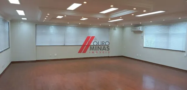 Sala Comercial para alugar, 130m² no Santa Efigênia, Belo Horizonte