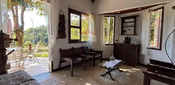 Casa com 4 Quartos para alugar, 2200m² no Pedro do Rio, Petrópolis
