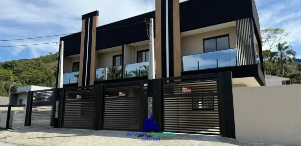 Sobrado com 2 Quartos à venda, 77m² no Centro, Matinhos