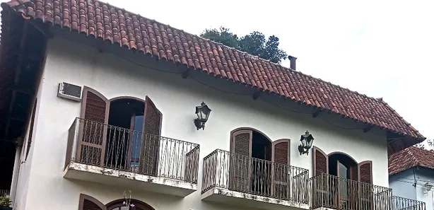 Casa de Condomínio com 8 Quartos para venda ou aluguel, 350m² no Pedro do Rio, Petrópolis