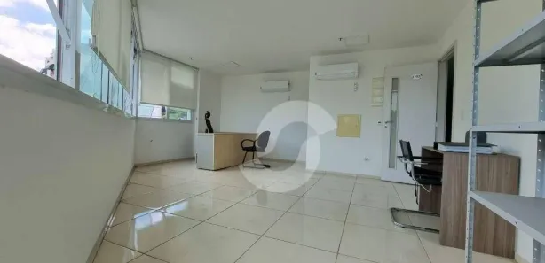Sala Comercial à venda, 28m² no Santa Rosa, Niterói