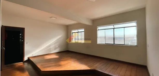 Apartamento com 3 Quartos para alugar, 90m² no São José, Divinópolis