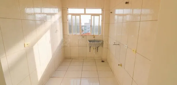 Kitnet com 1 Quarto para alugar, 38m² no Zona 07, Maringá