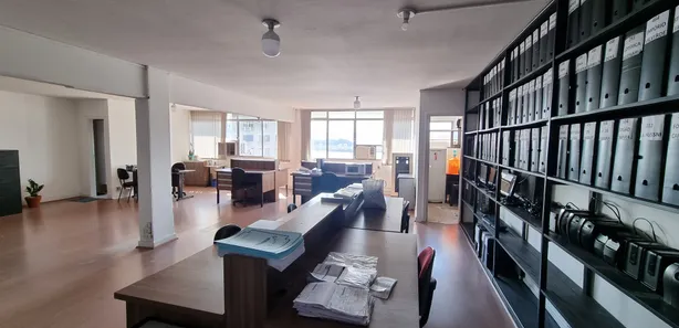 Sala Comercial à venda, 120m² no Centro, Santos