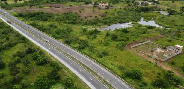 Lote/Terreno à venda, 4356m² no Parque Hildete Rocha, Simões Filho