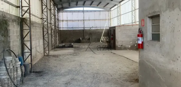 Ponto Comercial à venda, 390m² no Jardim São Luiz, Jacareí