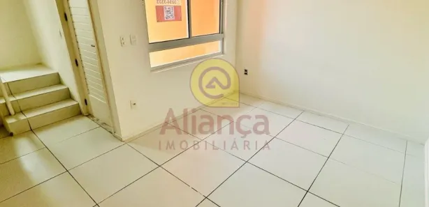 Casa de Condomínio com 2 Quartos para alugar, 57m² no Alecrim, Natal