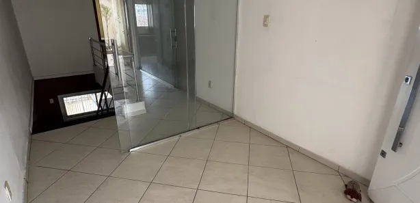 Casa com 3 Quartos para venda ou aluguel, 750m² no Flores, Manaus