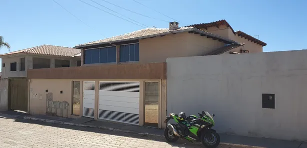 Sobrado com 3 Quartos à venda, 360m² no Setor Habitacional Arniqueira, Brasília