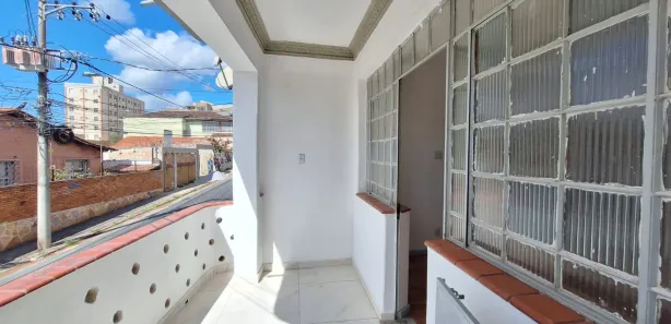 Casa com 3 Quartos para alugar, 110m² no Santa Tereza, Belo Horizonte