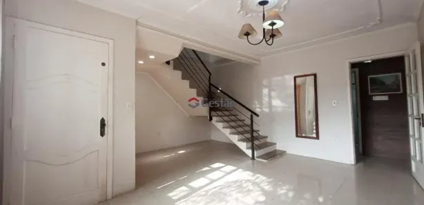 Casa com 3 Quartos para alugar, 180m² no Igara, Canoas