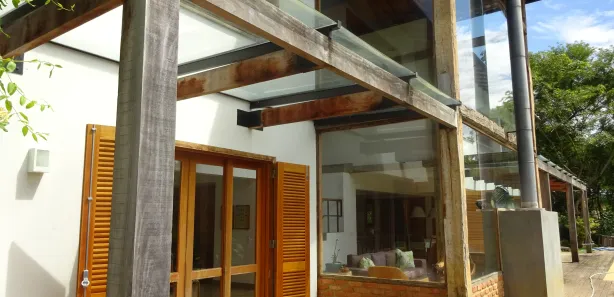 Casa de Condomínio com 4 Quartos para venda ou aluguel, 400m² no , Petrópolis