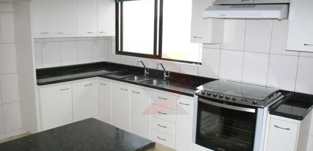 Casa de Condomínio com 4 Quartos para alugar, 249m² no Loteamento Portal do Sol I, Goiânia