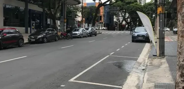 Casa com 1 Quarto à venda, 199m² no Lourdes, Belo Horizonte