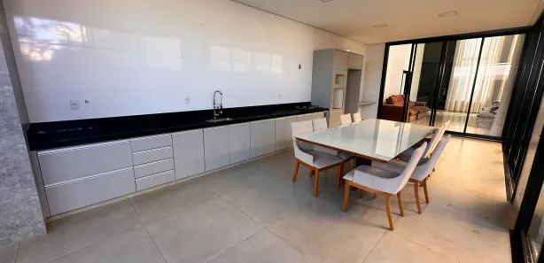 Casa de Condomínio com 3 Quartos para alugar, 202m² no Jardins Madri, Goiânia