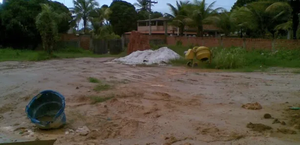 Ponto Comercial para venda ou aluguel, 2700m² no Vila de Abrantes (Abrantes), Camaçari