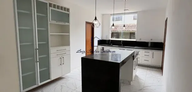 Sobrado com 6 Quartos para alugar, 270m² no Buraquinho, Lauro de Freitas