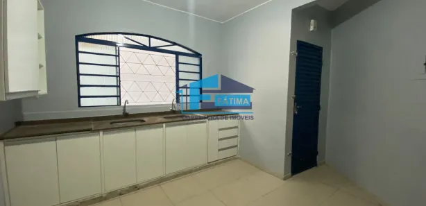 Sobrado com 5 Quartos para alugar, 240m² no Riacho Fundo I, Brasília