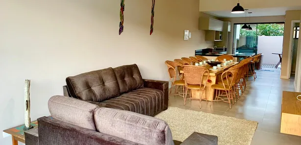 Sobrado com 4 Quartos para alugar, 150m² no Mariscal, Bombinhas