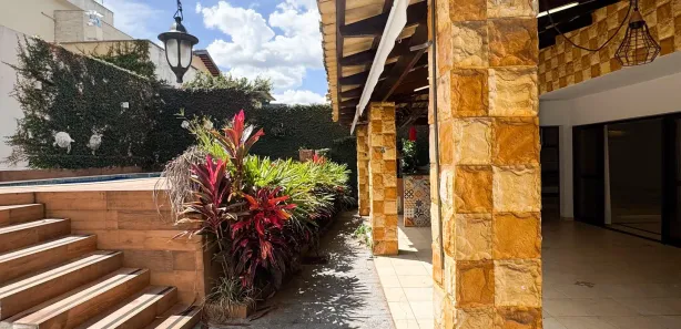 Casa de Condomínio com 4 Quartos para alugar, 242m² no Loteamento Portal do Sol II, Goiânia