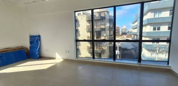 Sala Comercial para alugar, 30m² no Centro, Cabo Frio