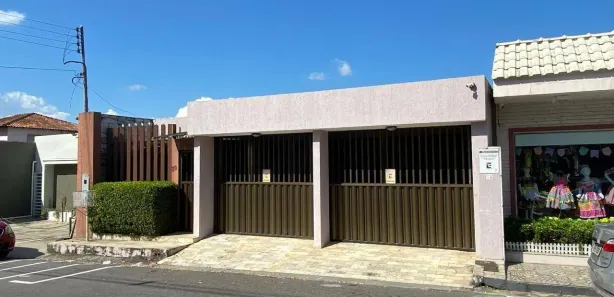 Casa com 3 Quartos à venda, 450m² no Nossa Senhora das Graças, Manaus