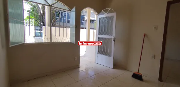 Casa com 1 Quarto para alugar, 35m² no Centro, Nova Iguaçu