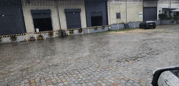 Galpão/Depósito/Armazém para alugar, 4000m² no Buraquinho, Lauro de Freitas