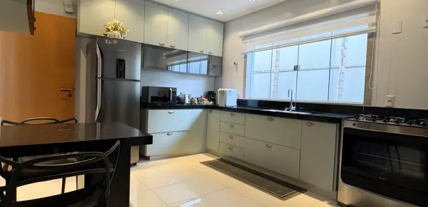 Casa de Condomínio com 3 Quartos à venda, 261m² no Jardins Valência, Goiânia