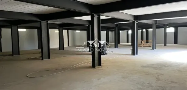 Galpão/Depósito/Armazém para alugar, 600m² no Quissama, Petrópolis