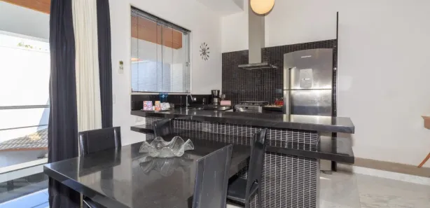 Sobrado com 5 Quartos para alugar, 900m² no Barra da Tijuca, Rio de Janeiro