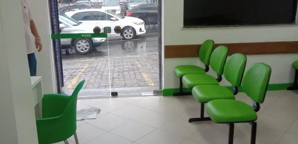 Prédio Comercial com 30 Quartos para venda ou aluguel, 850m² no Pituba, Salvador