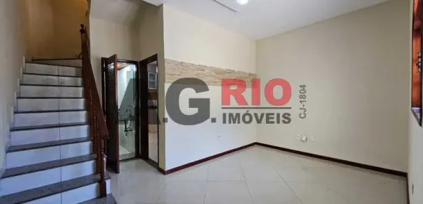 Casa de Condomínio com 2 Quartos para alugar, 93m² no Vila Valqueire, Rio de Janeiro