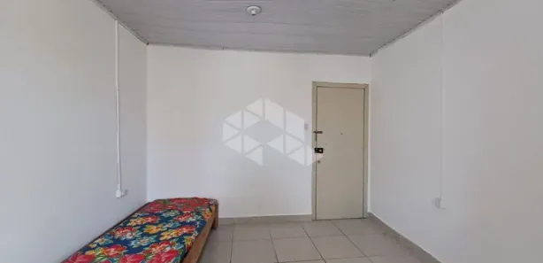 Kitnet com 1 Quarto para alugar, 19m² no Floresta, Porto Alegre