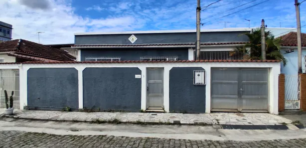 Casa com 3 Quartos para alugar, 10m² no Centro, Nova Iguaçu