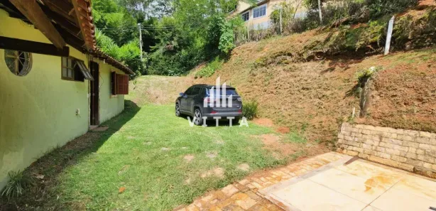 Casa com 3 Quartos para alugar, 300m² no Carangola, Petrópolis