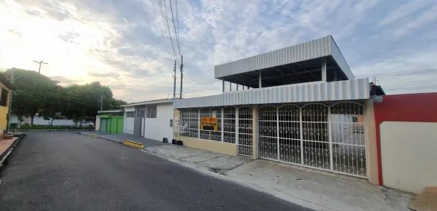 Casa com 4 Quartos à venda, 200m² no Santo Antônio, Manaus