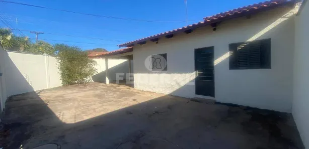 Casa com 3 Quartos para alugar, 120m² no Jardim Mariliza, Goiânia